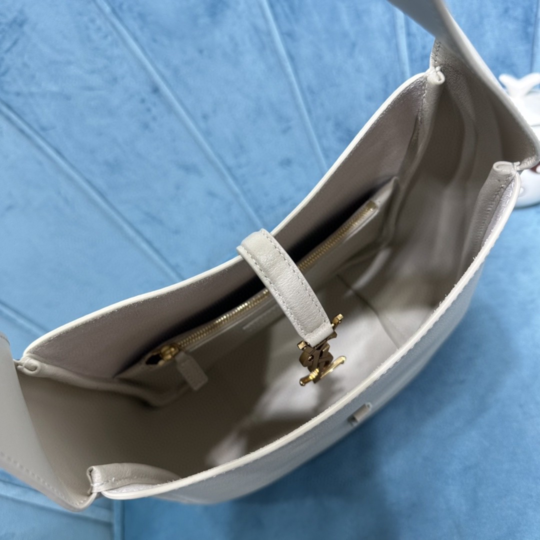 YSL LE5À7 SOFT SMALL Hobo Bag
