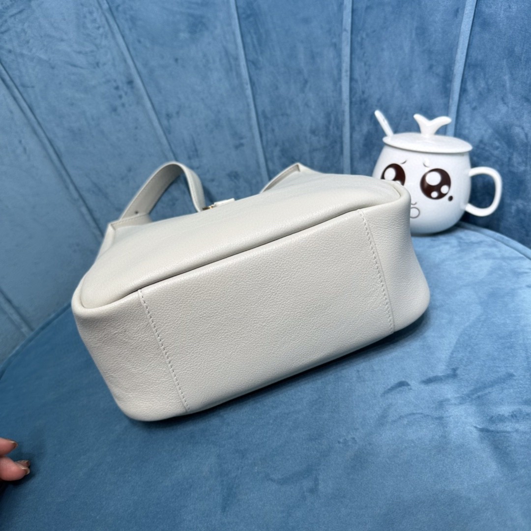 YSL LE5À7 SOFT SMALL Hobo Bag