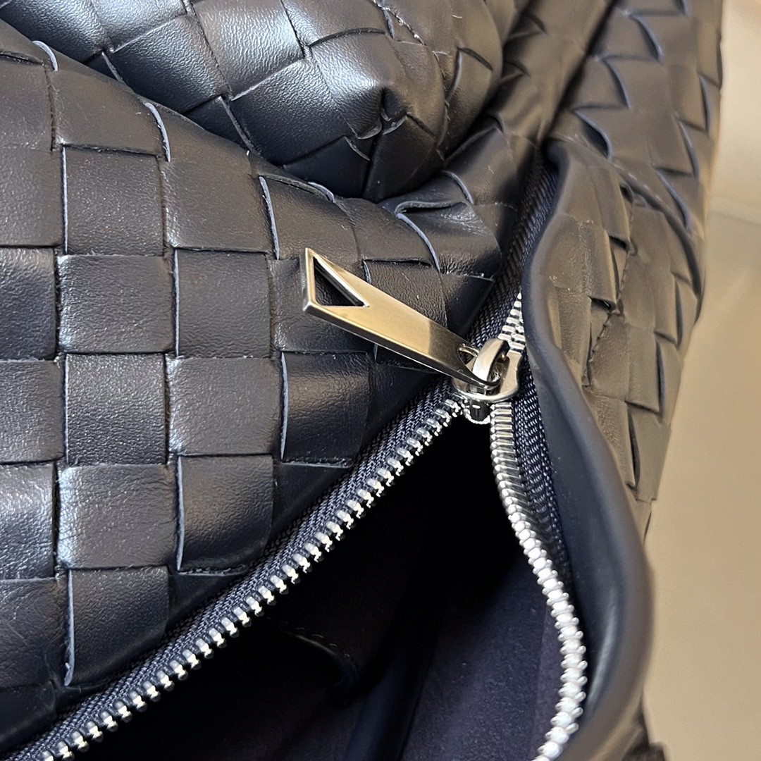 bo*te*ga Ve*ne*ta bv small intrecciato backpack