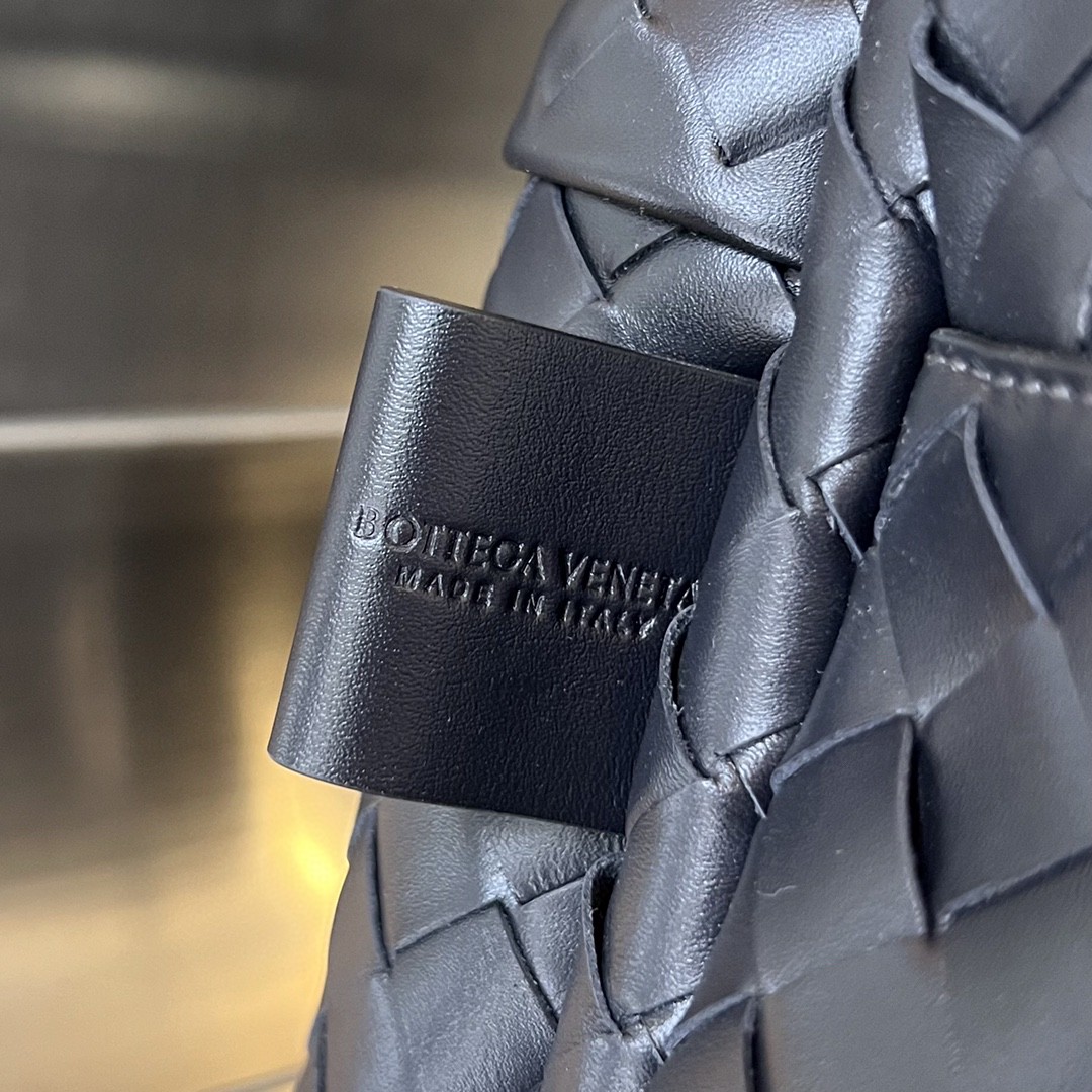 bo*te*ga Ve*ne*ta bv small intrecciato backpack