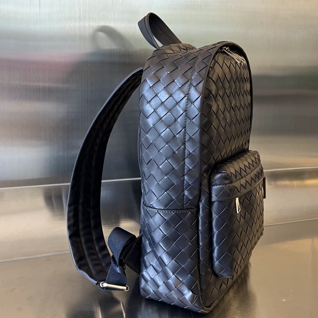 bo*te*ga Ve*ne*ta bv small intrecciato backpack