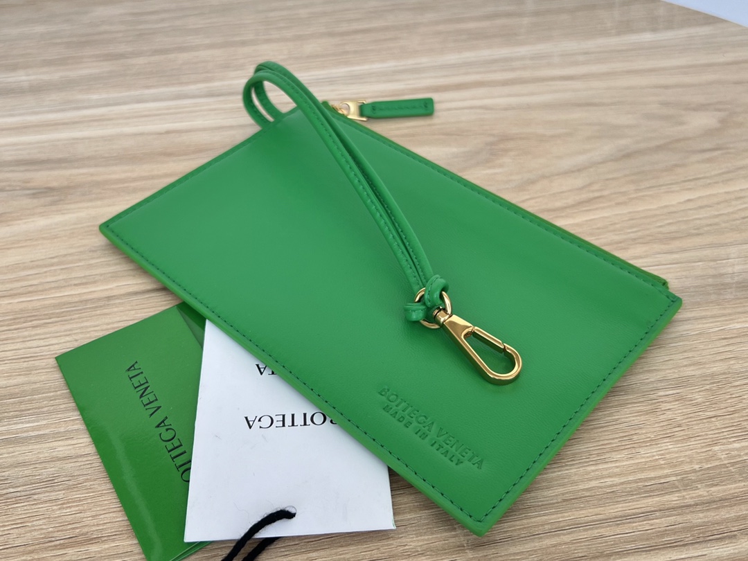 bo*te*ga Ve*ne*ta cabat mini