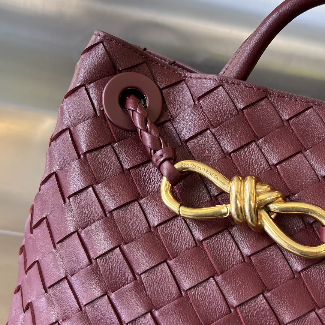 bo*te*ga Ve*ne*ta bv small andiamo