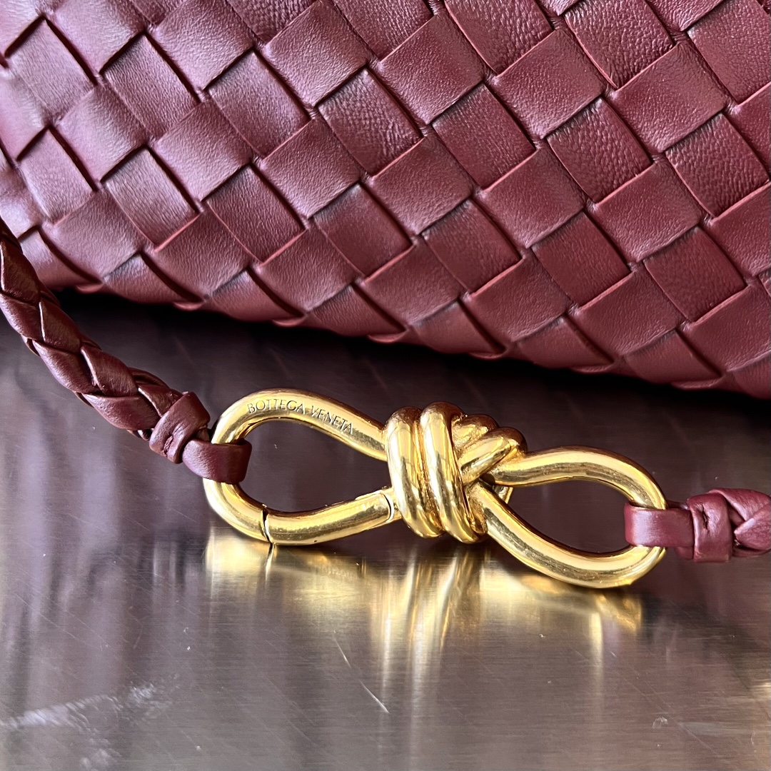 bo*te*ga Ve*ne*ta bv small andiamo