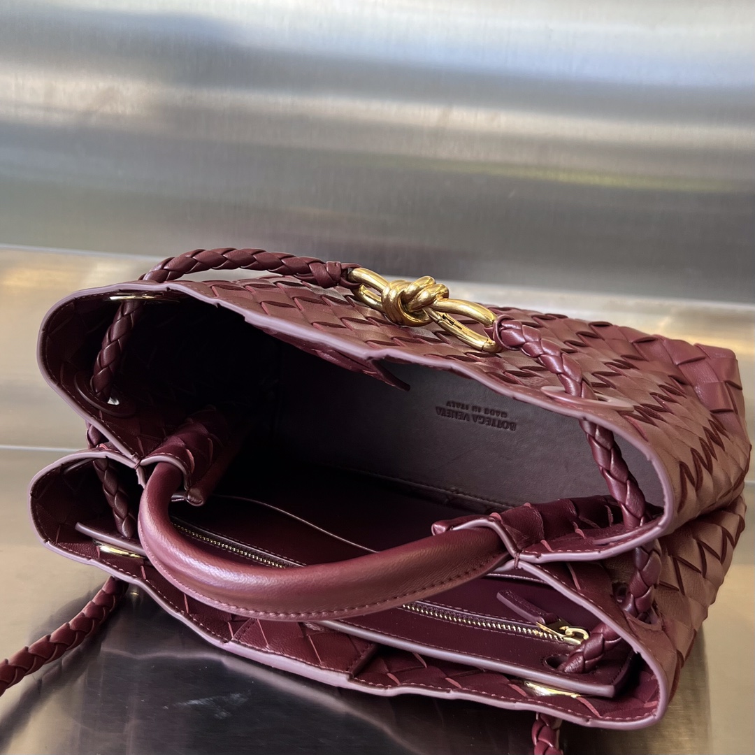 bo*te*ga Ve*ne*ta bv small andiamo