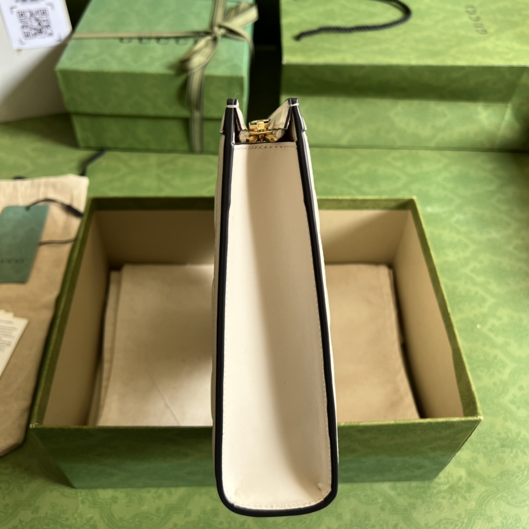 G*u*i gg matelassÉ pouch