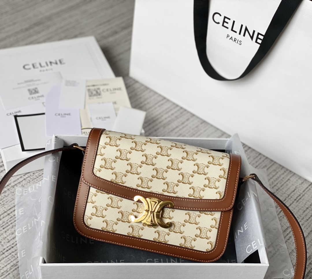 Ce**e classique triomphe bag