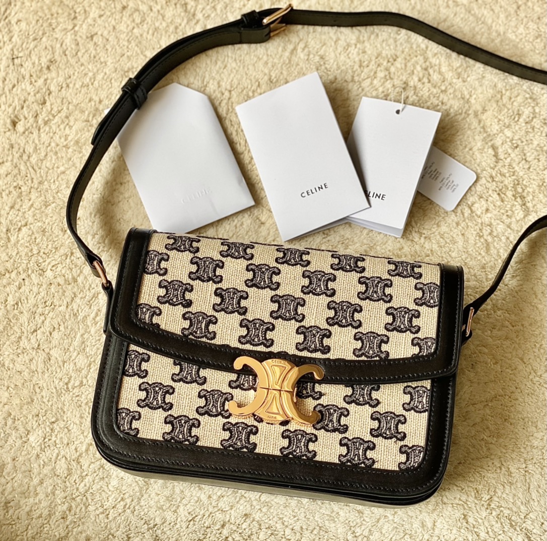 Ce**e classique triomphe bag