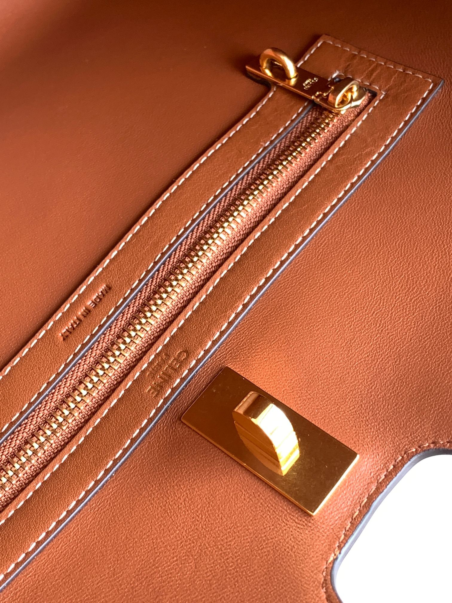 Ce**e cabas 16 in smooth calfskin limestone