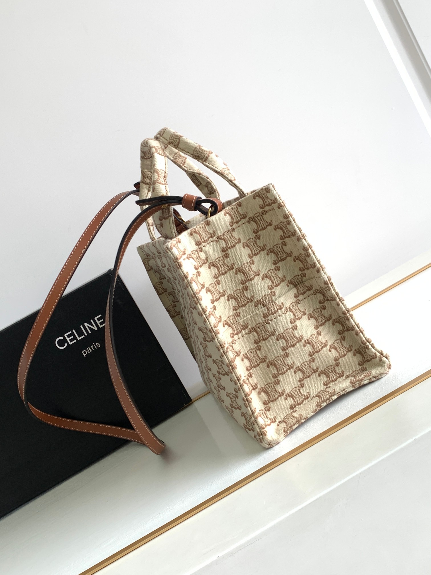 Ce**e small cabas thais