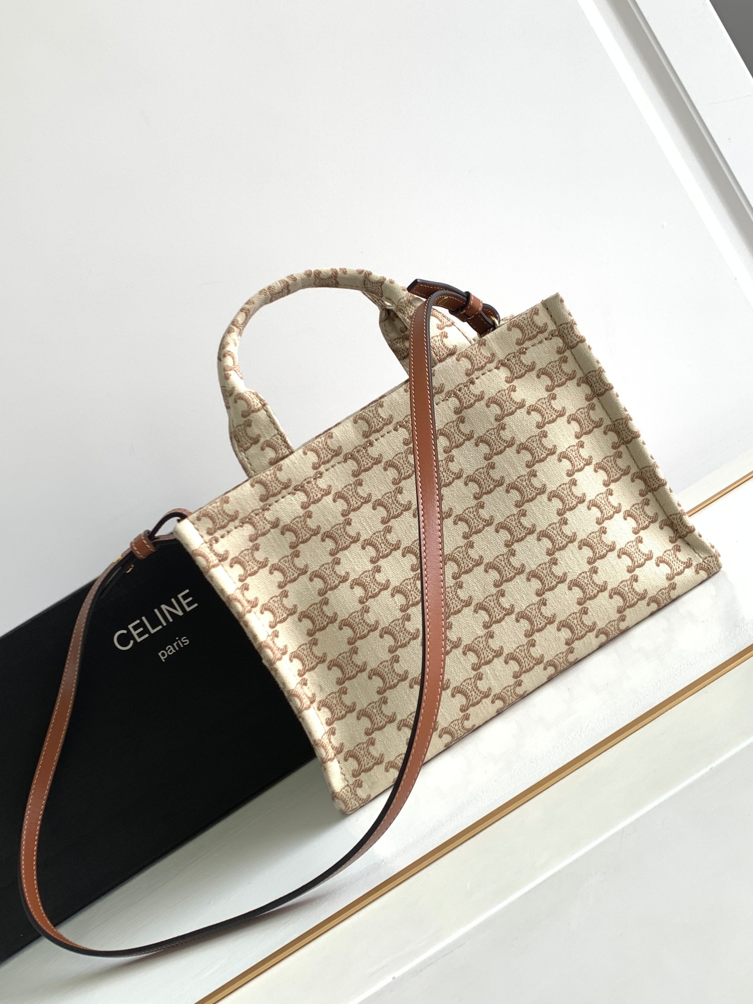 Ce**e small cabas thais