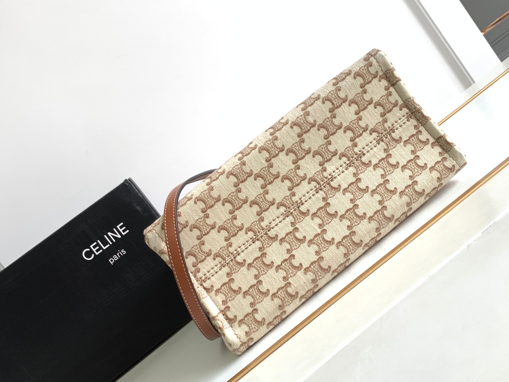 Ce**e small cabas thais