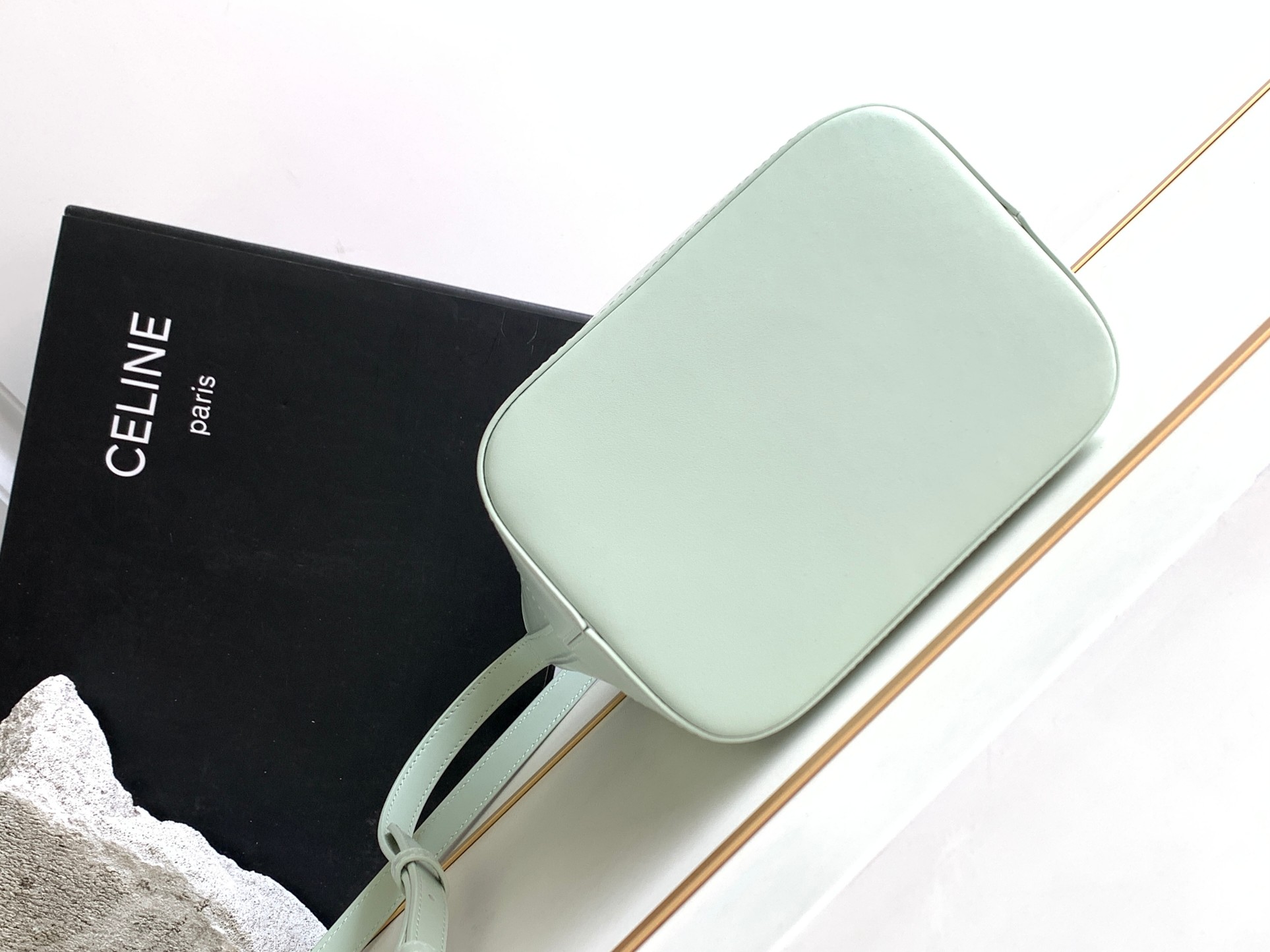 Ce**e small bucket cuir triomphe