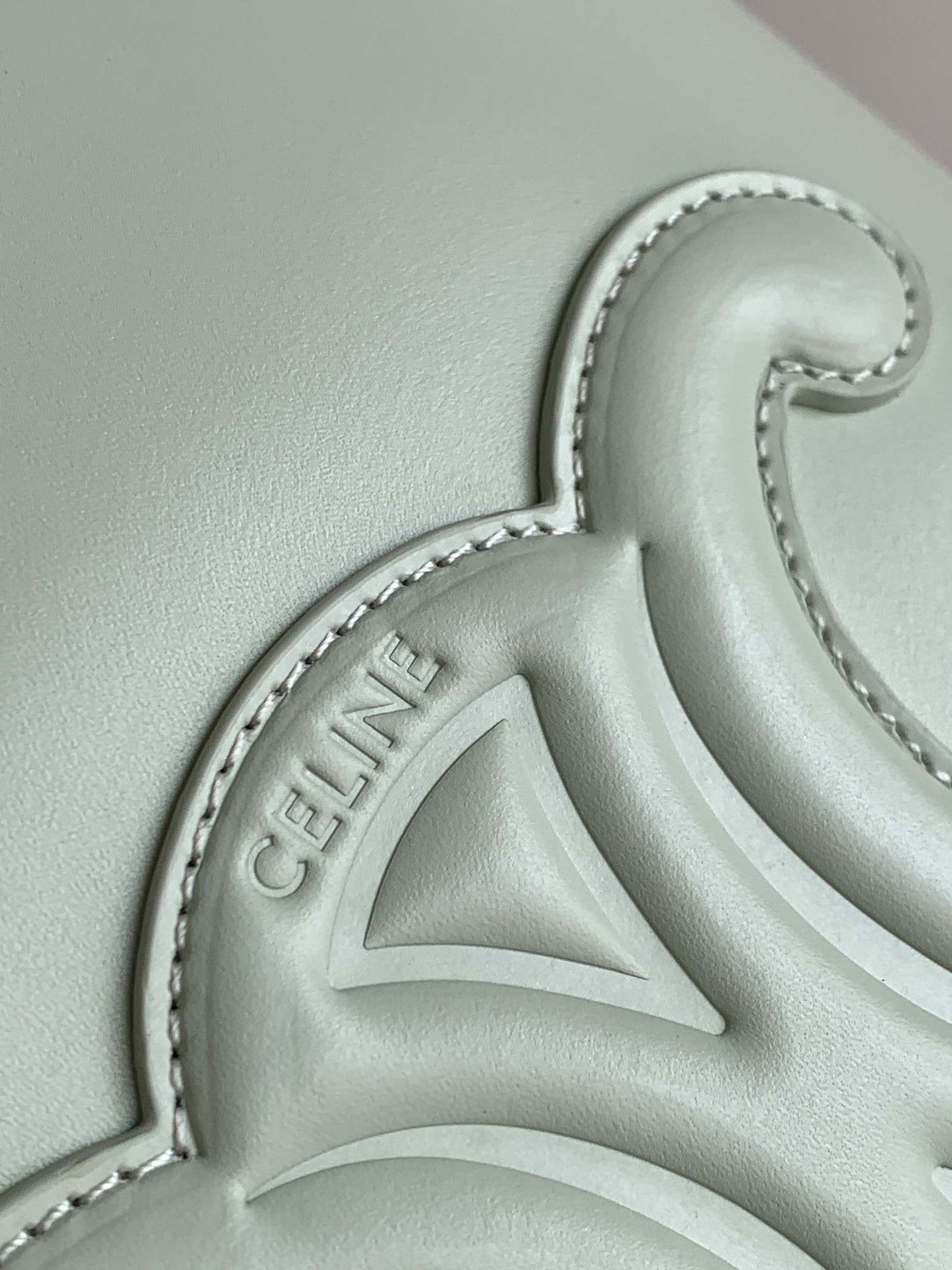 Ce**e small bucket cuir triomphe