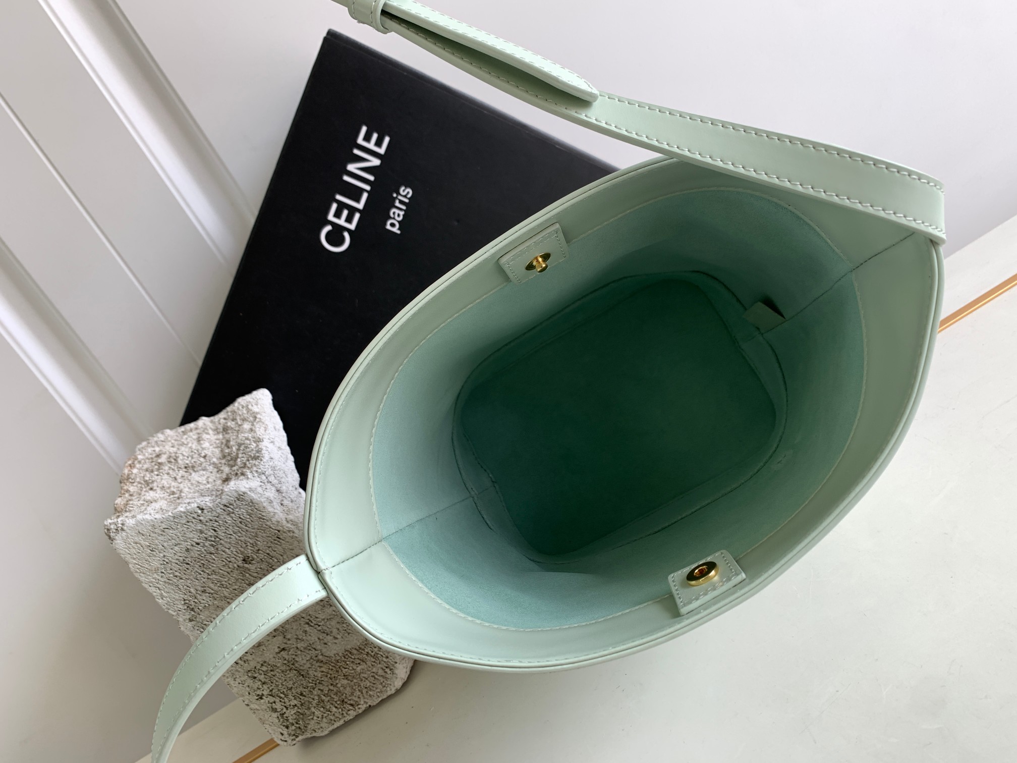 Ce**e small bucket cuir triomphe