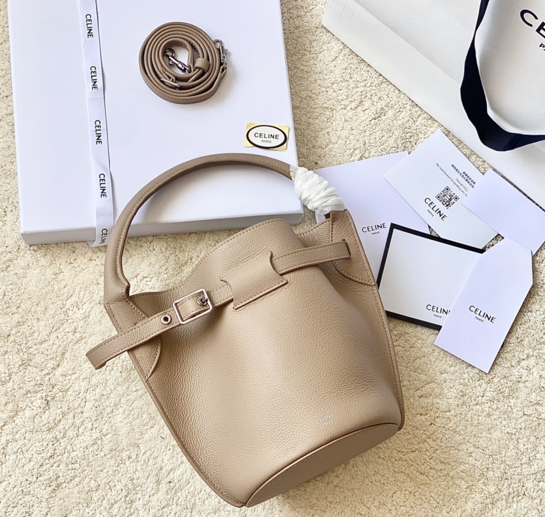 Ce**e small bucket bag