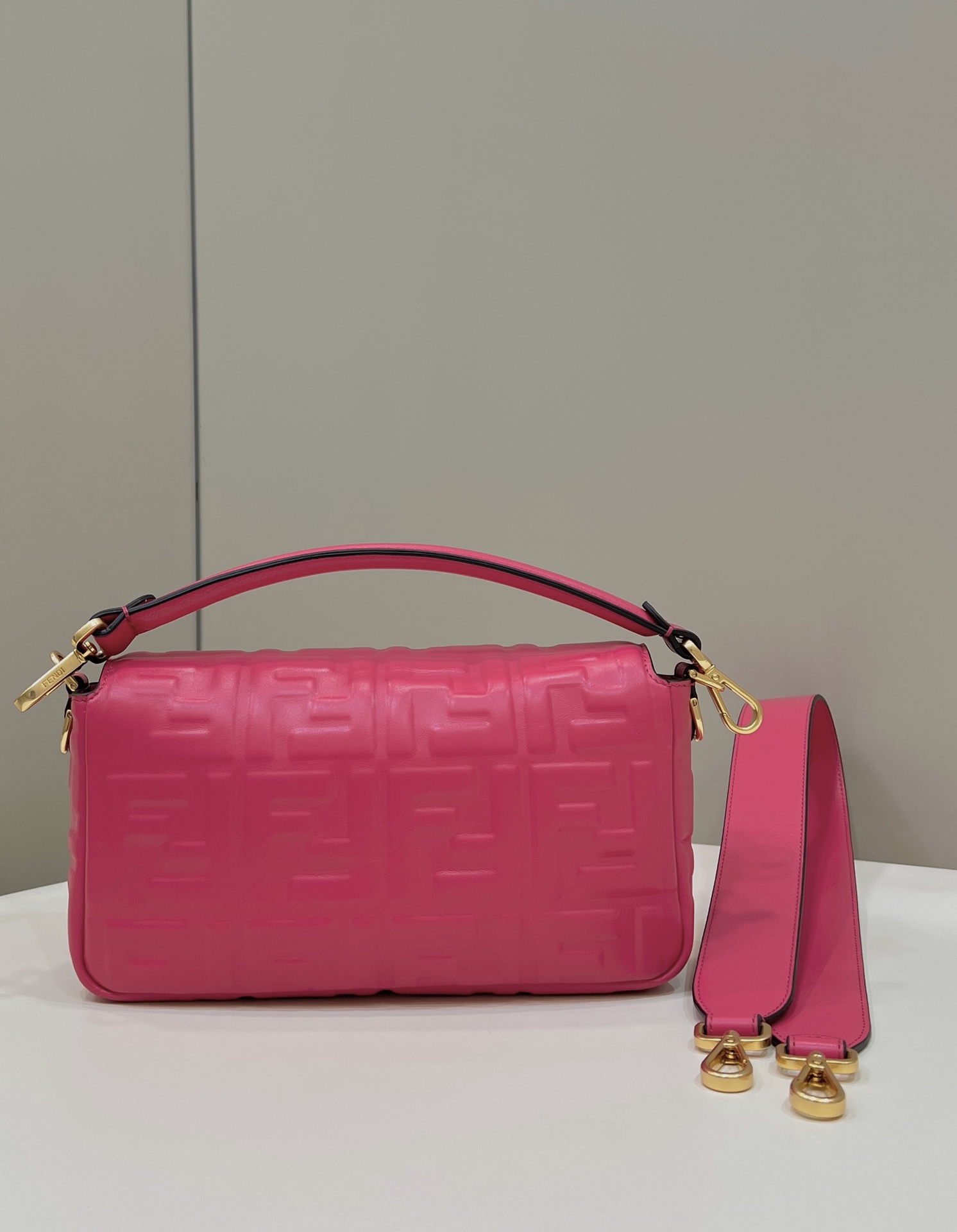 F**di baguette medium bag
