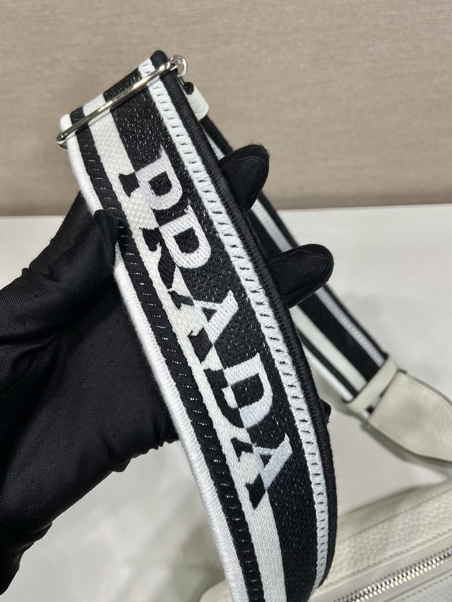 Pra*a small leather bag