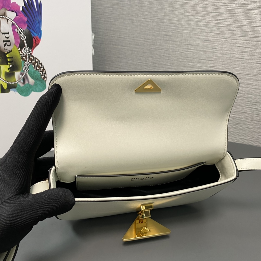 Pra*a leather shoulder bag