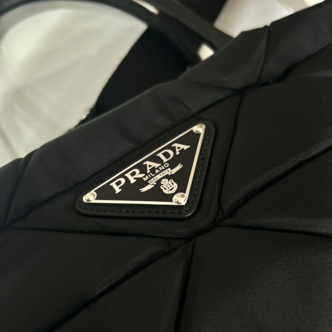 Pra*a  black re-nylon medium padded tote