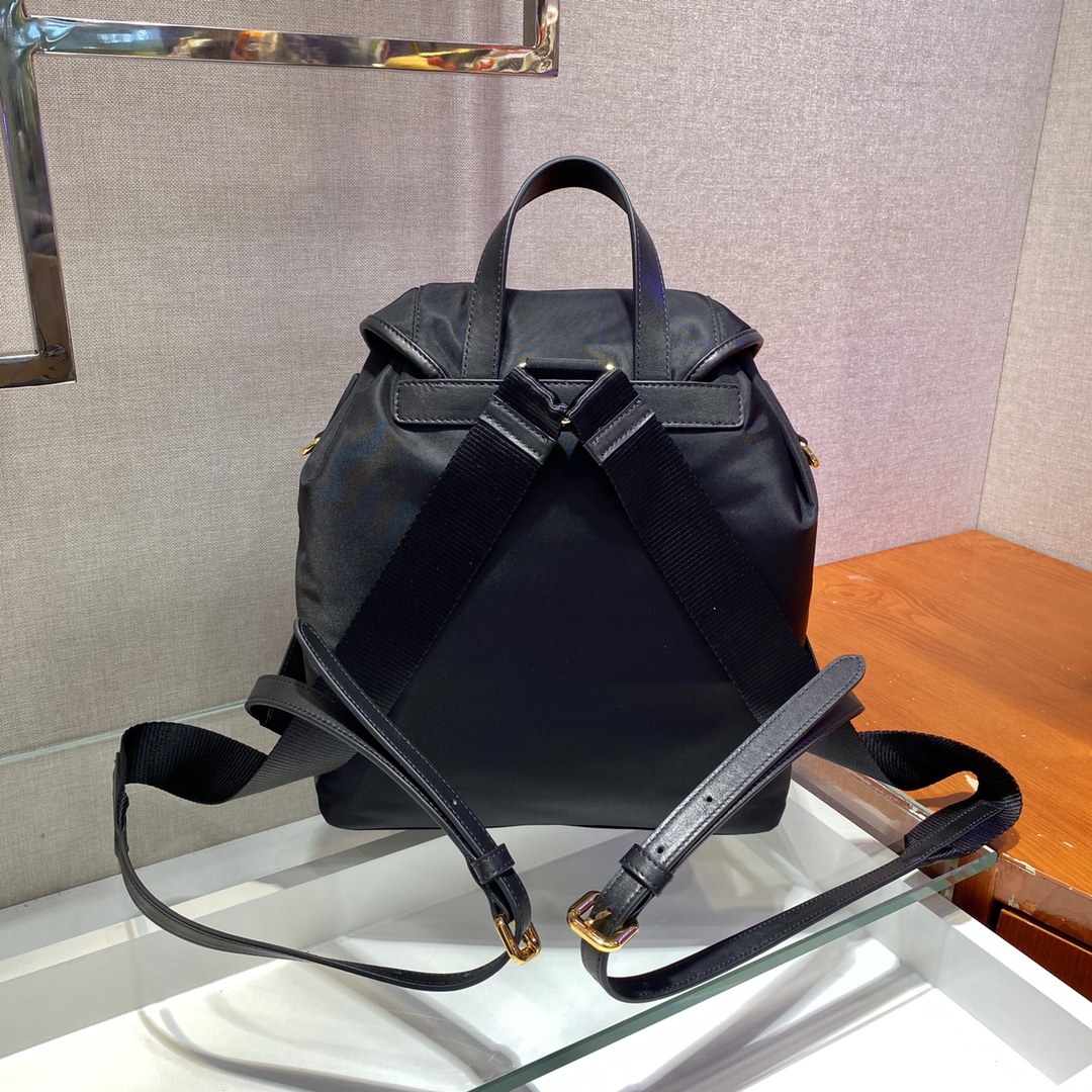 Pra*a small  backpack
