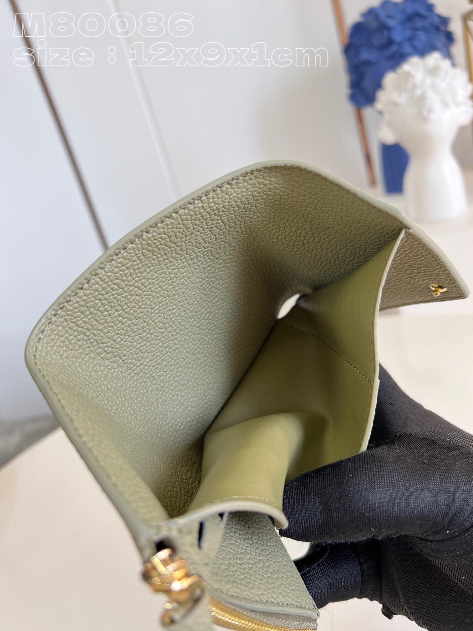l**is V*t*n victorine wallet