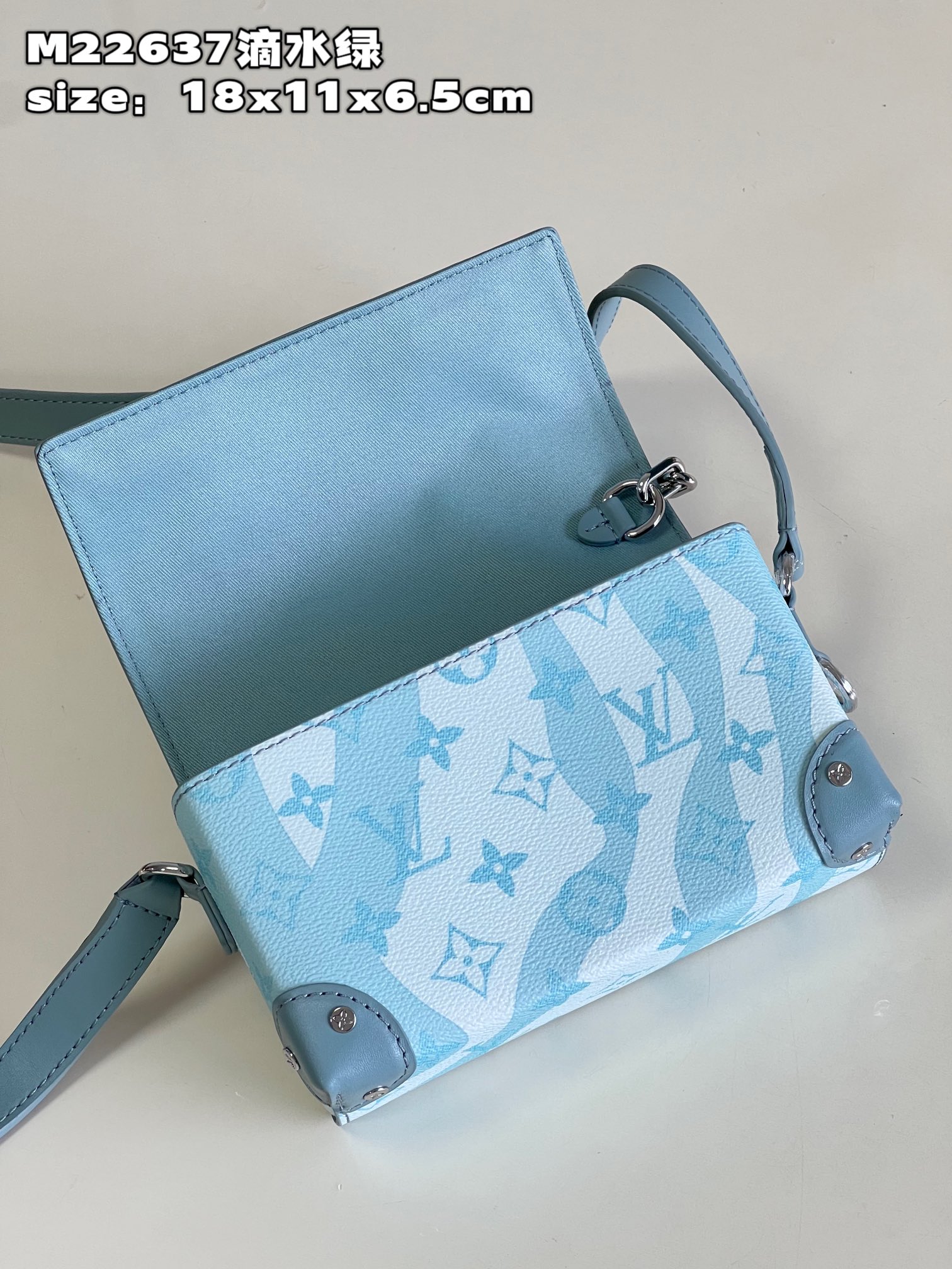l**is V*t*n steamer wearable wallet