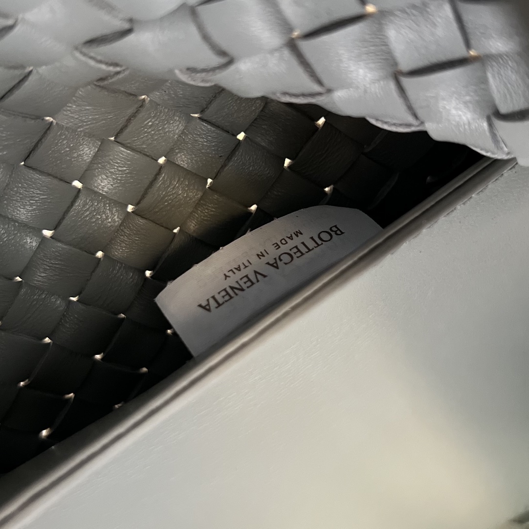 bo*te*ga Ve*ne*ta cabat large bag