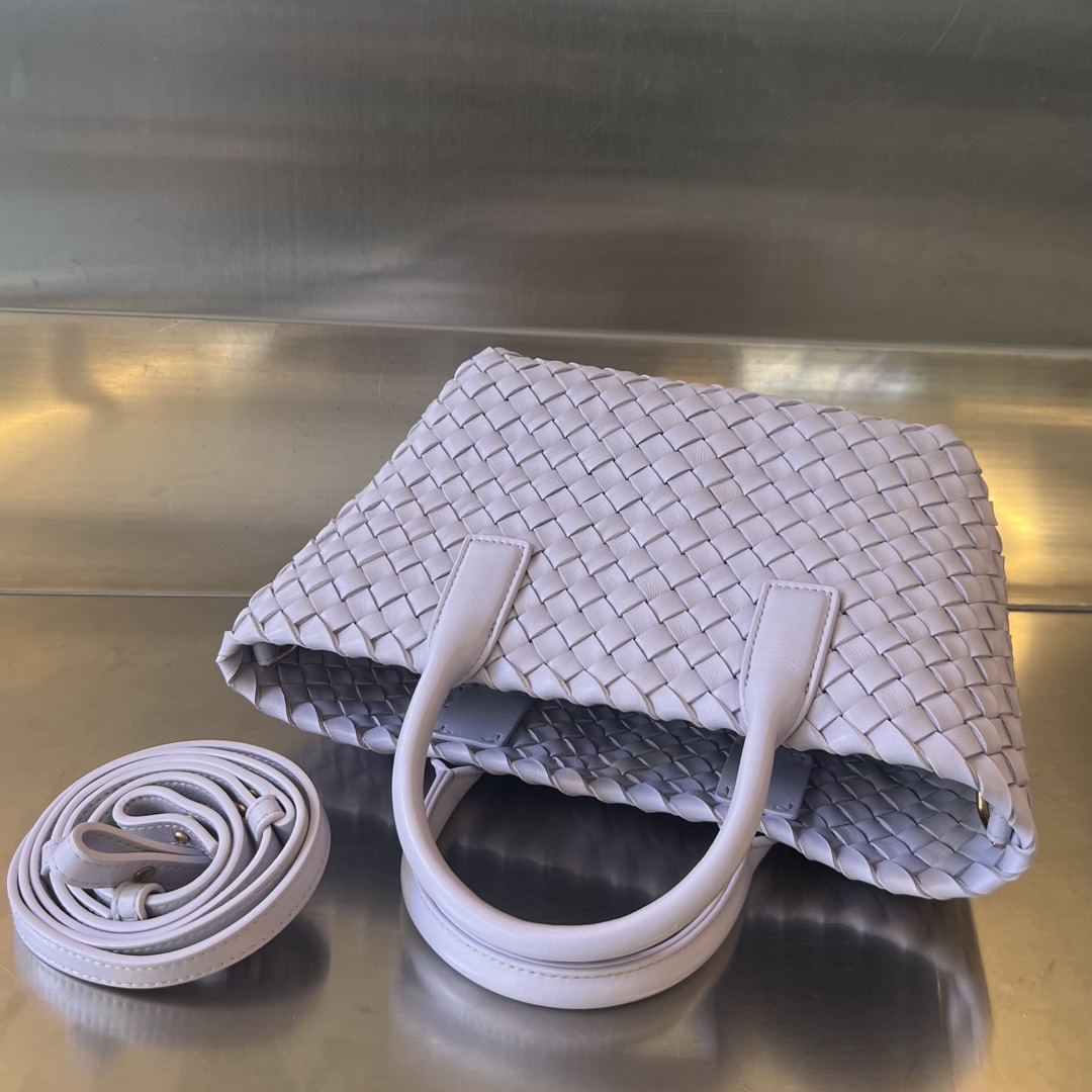 bo*te*ga Ve*ne*ta cabat mini