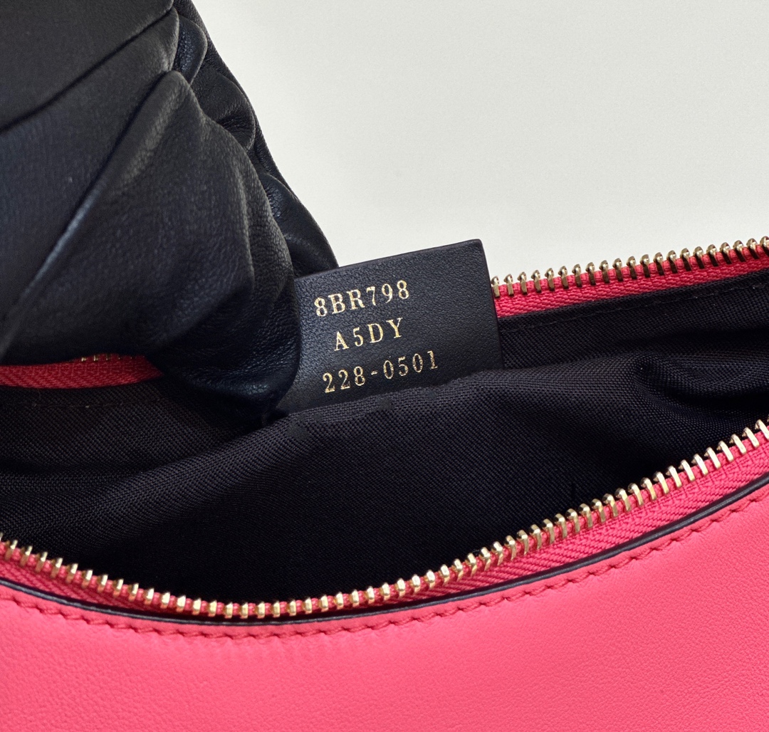 F**di F**digraphy small