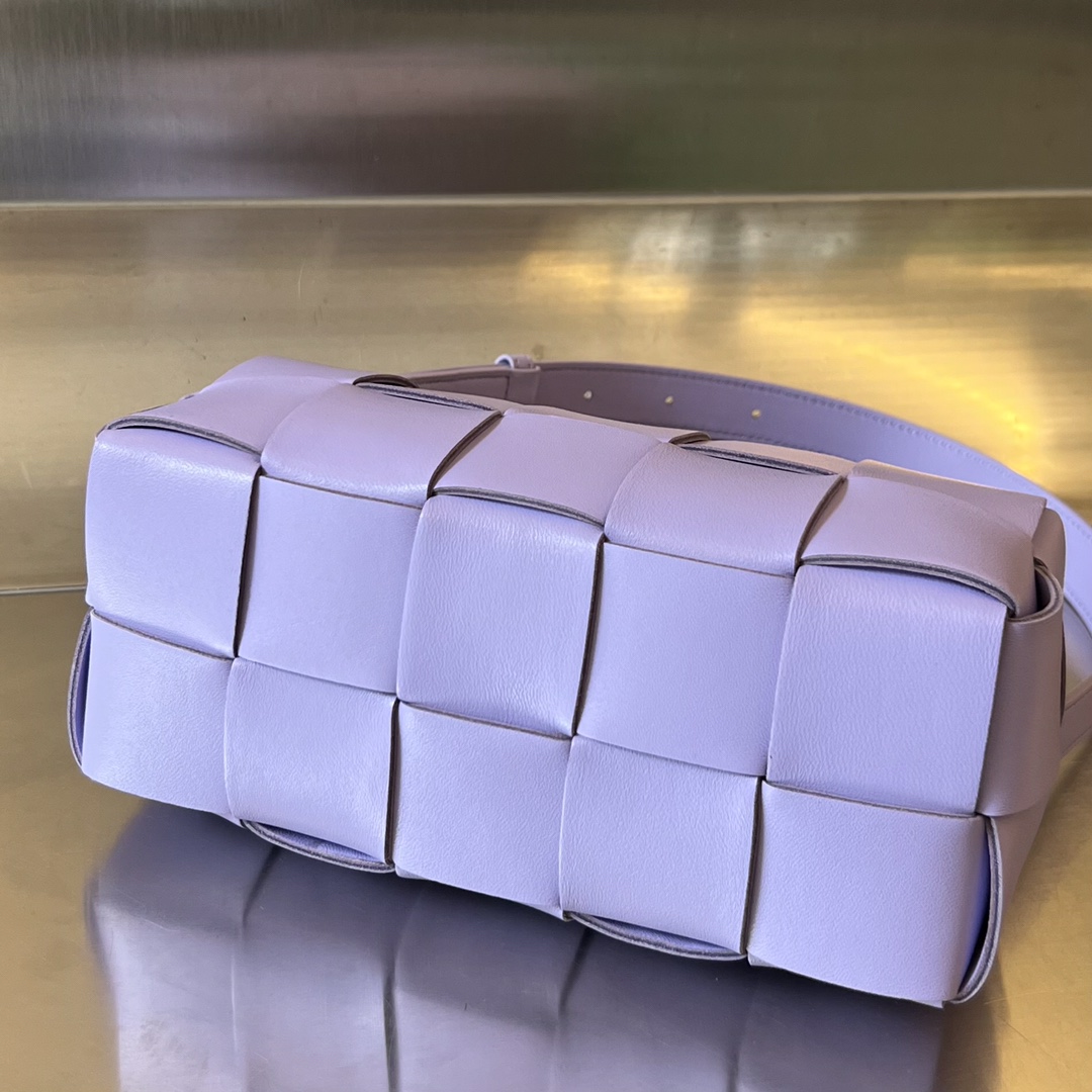 bo*te*ga Ve*ne*ta bv small brick cassette