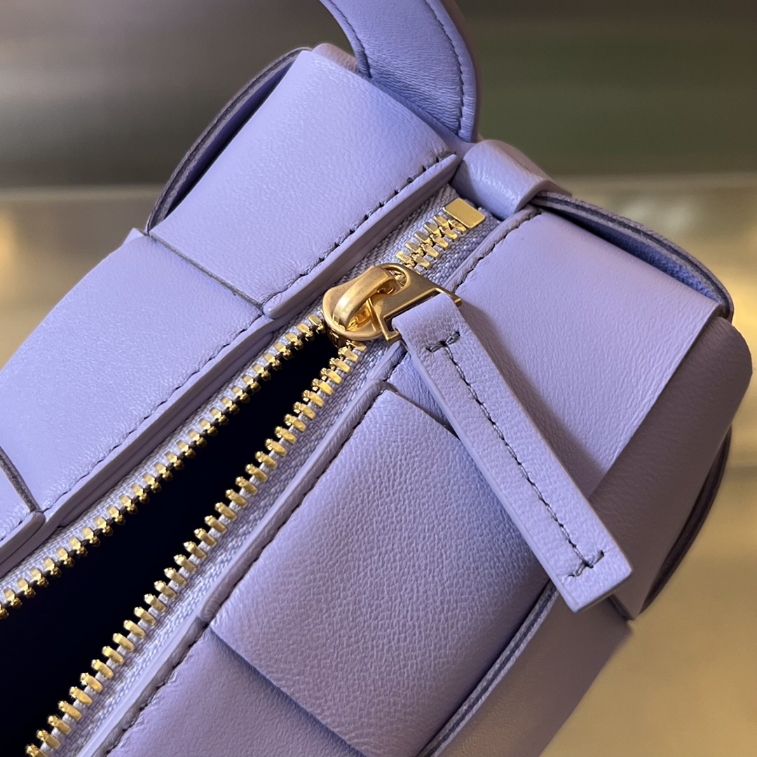 bo*te*ga Ve*ne*ta bv small brick cassette