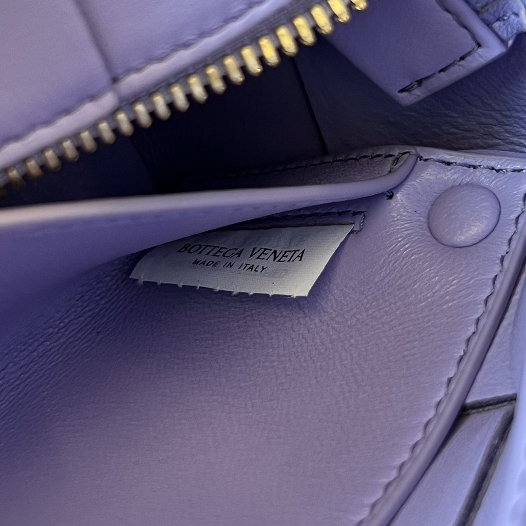 bo*te*ga Ve*ne*ta bv small brick cassette