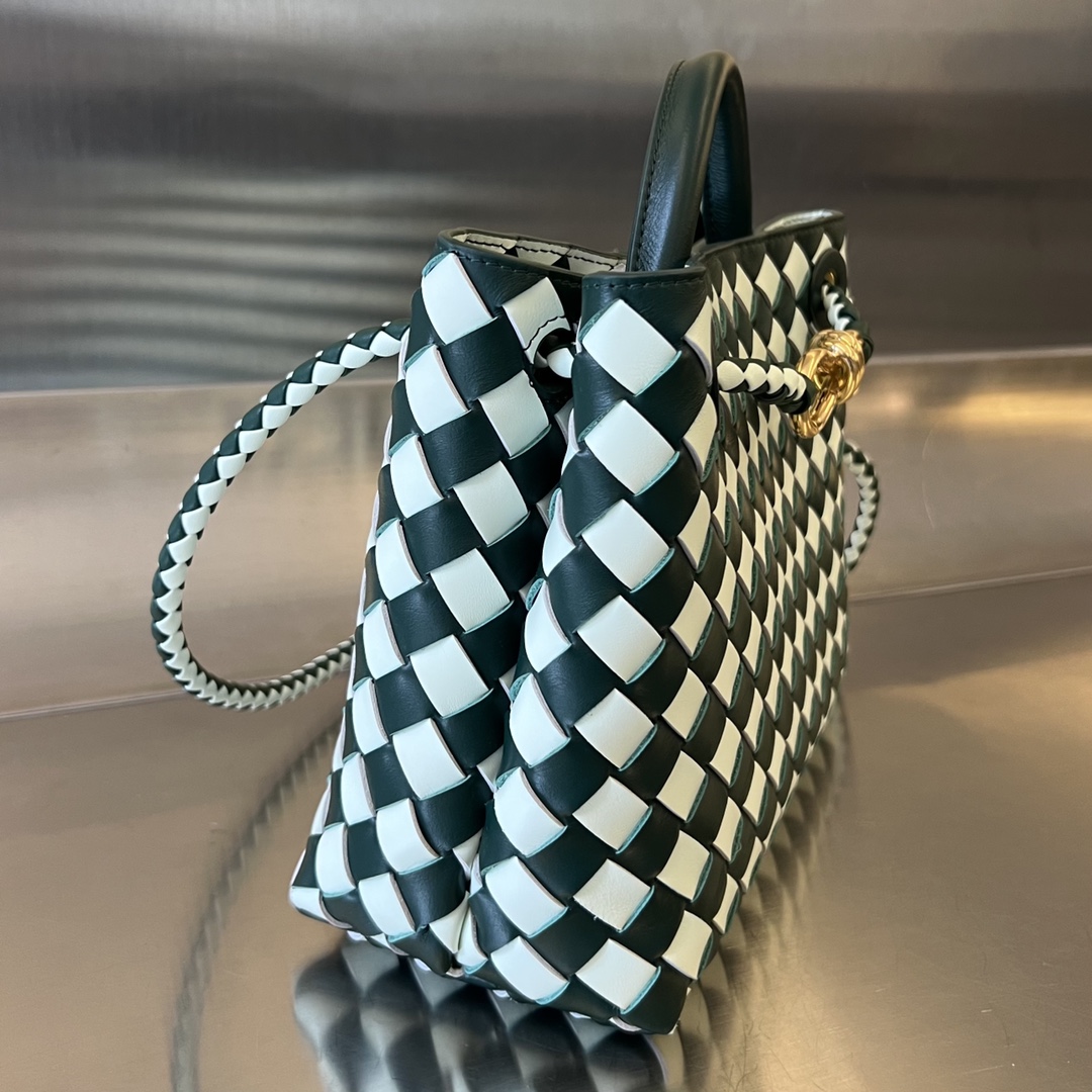 bo*te*ga Ve*ne*ta bv small andiamo