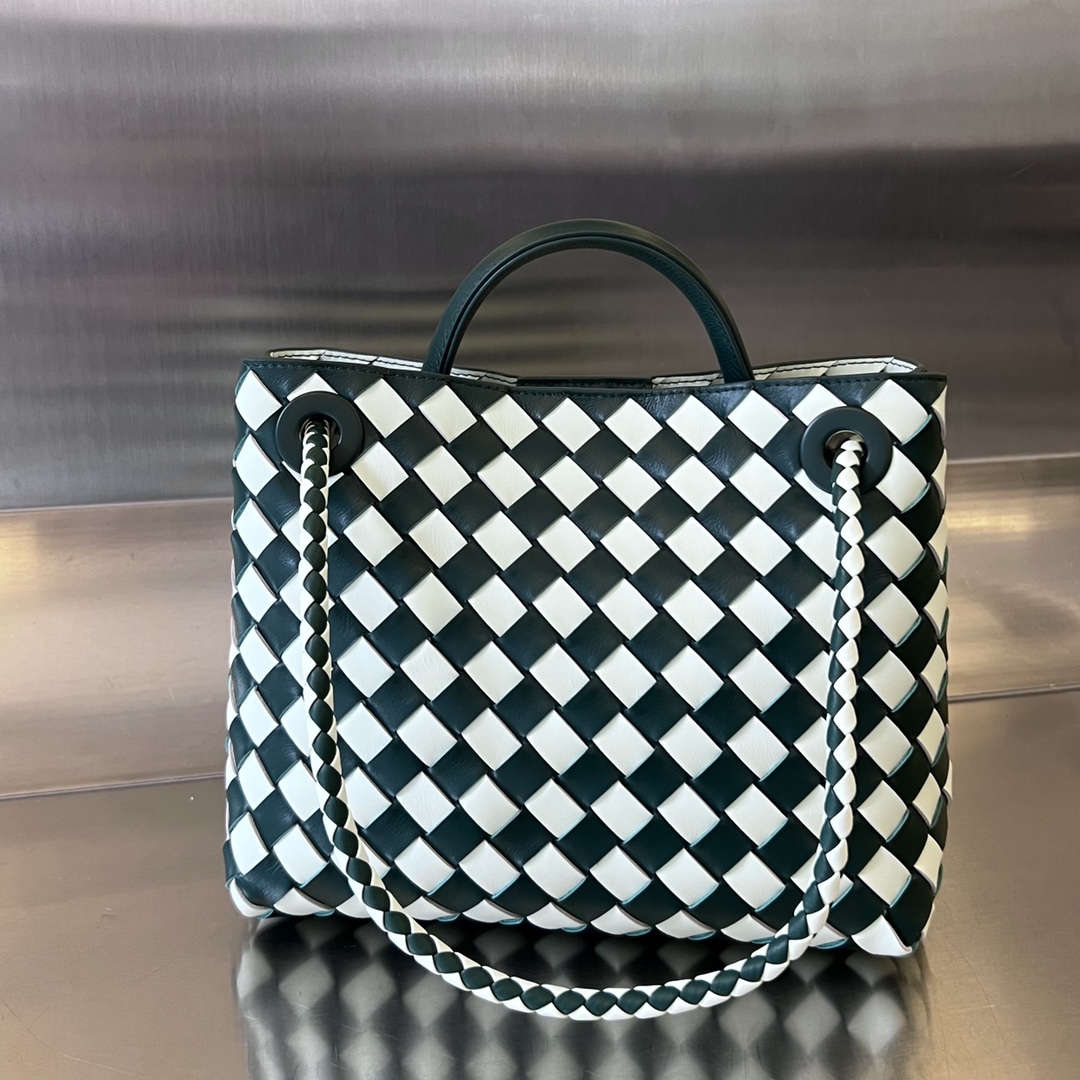 bo*te*ga Ve*ne*ta bv small andiamo