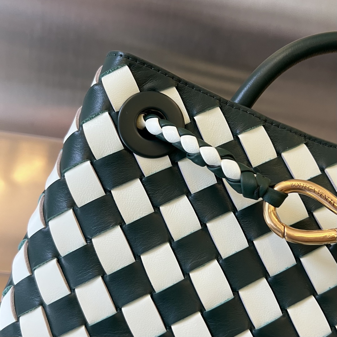 bo*te*ga Ve*ne*ta bv small andiamo