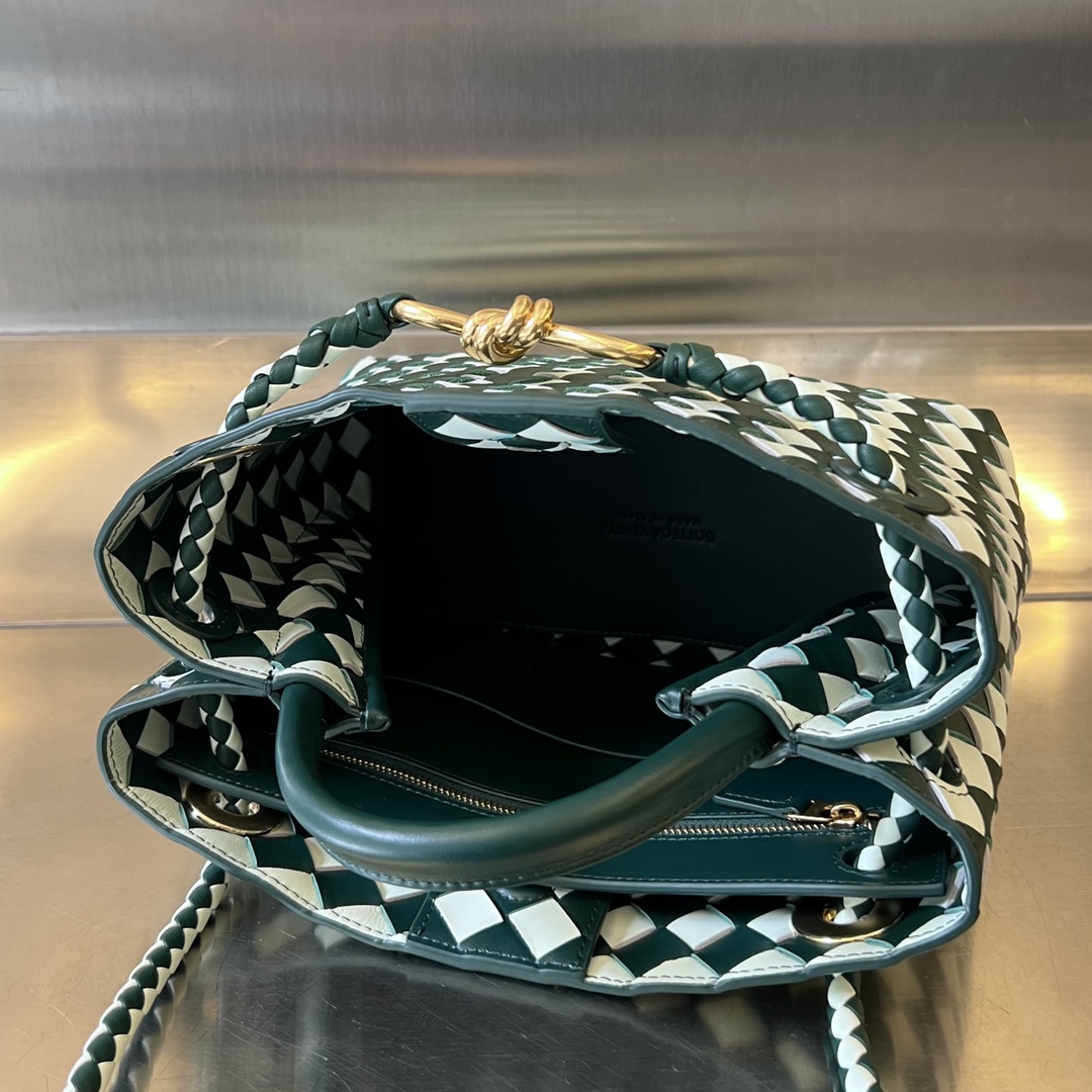 bo*te*ga Ve*ne*ta bv small andiamo