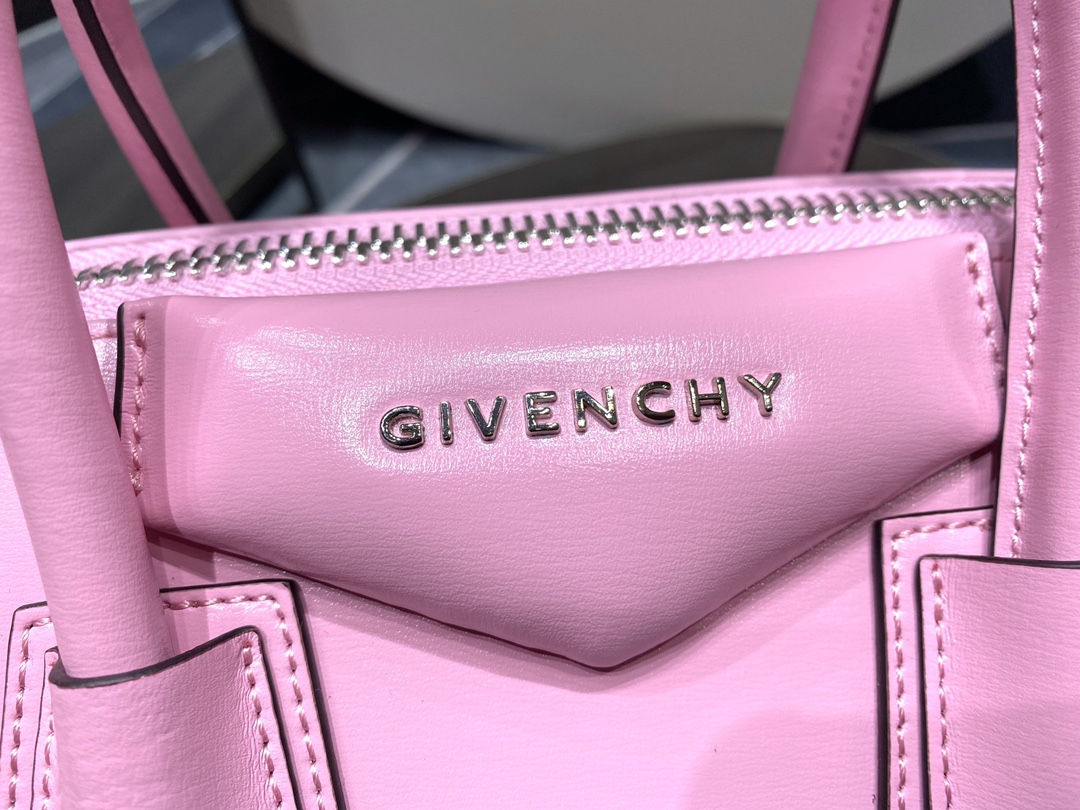 Givenchy Antigona Bag