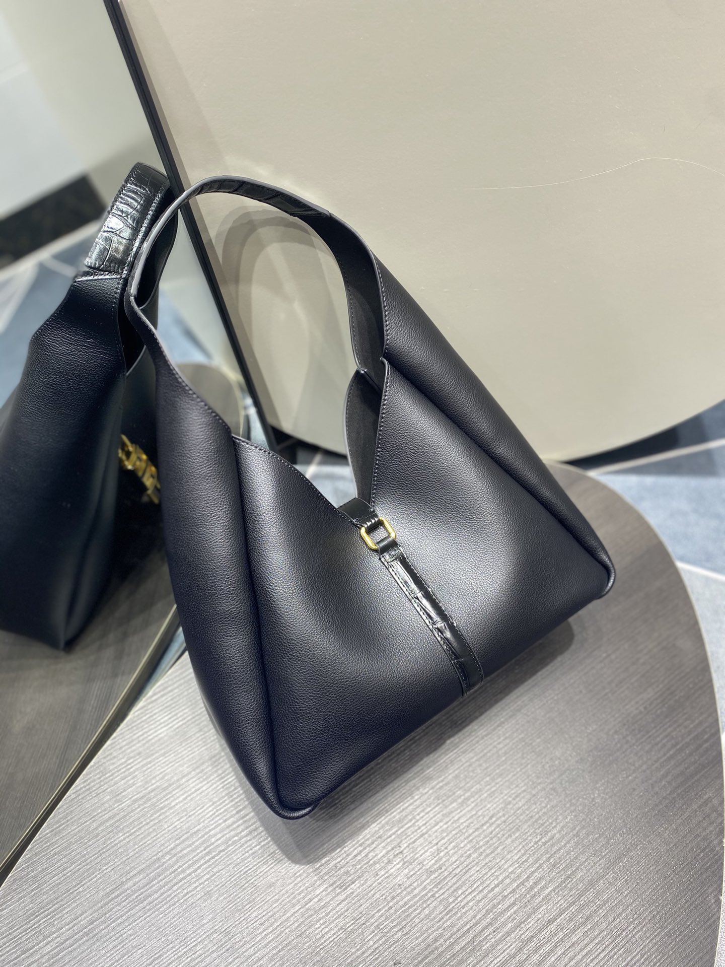 Givenchy G-Hobo Medium