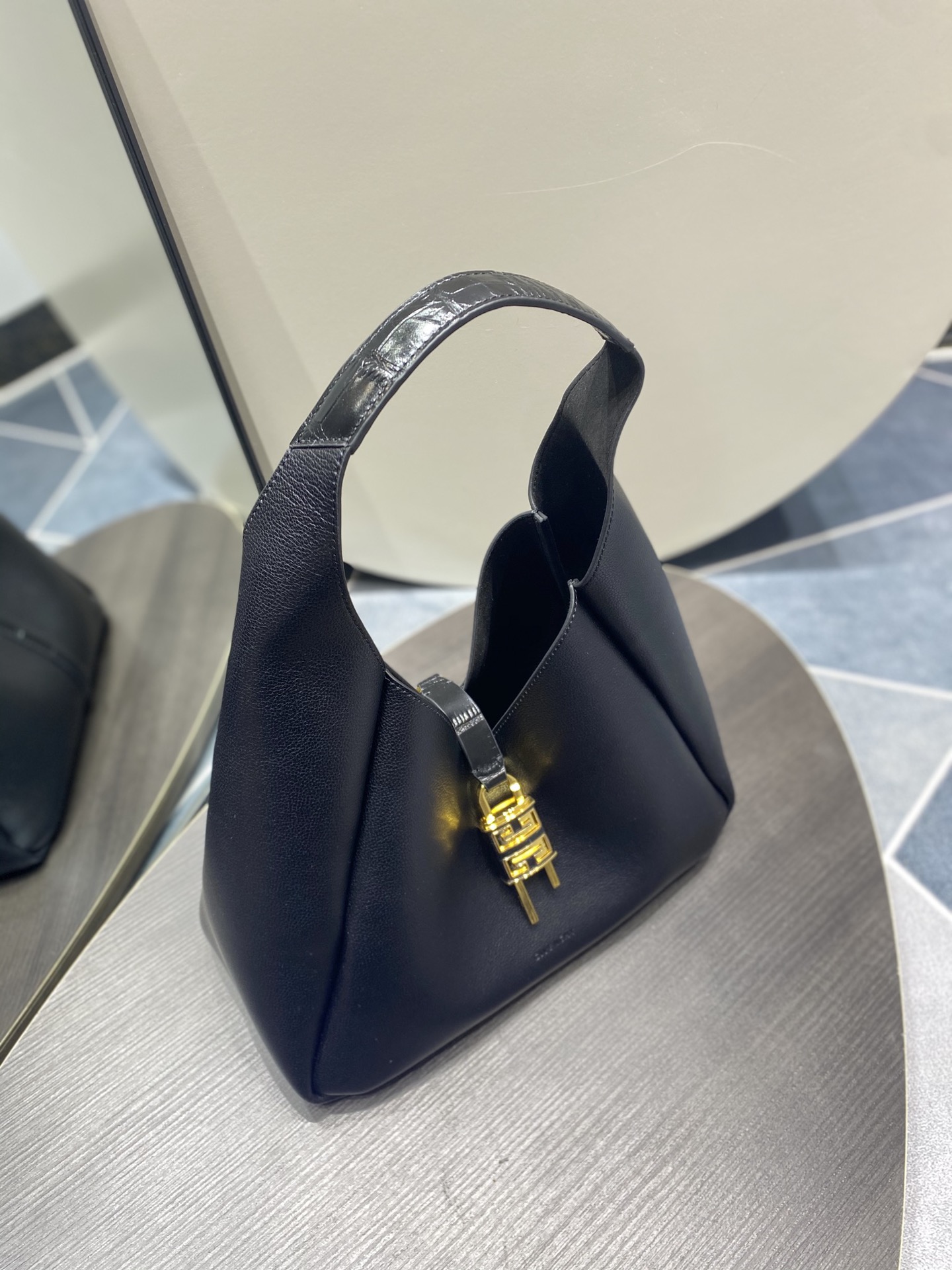 Givenchy G-Hobo Medium