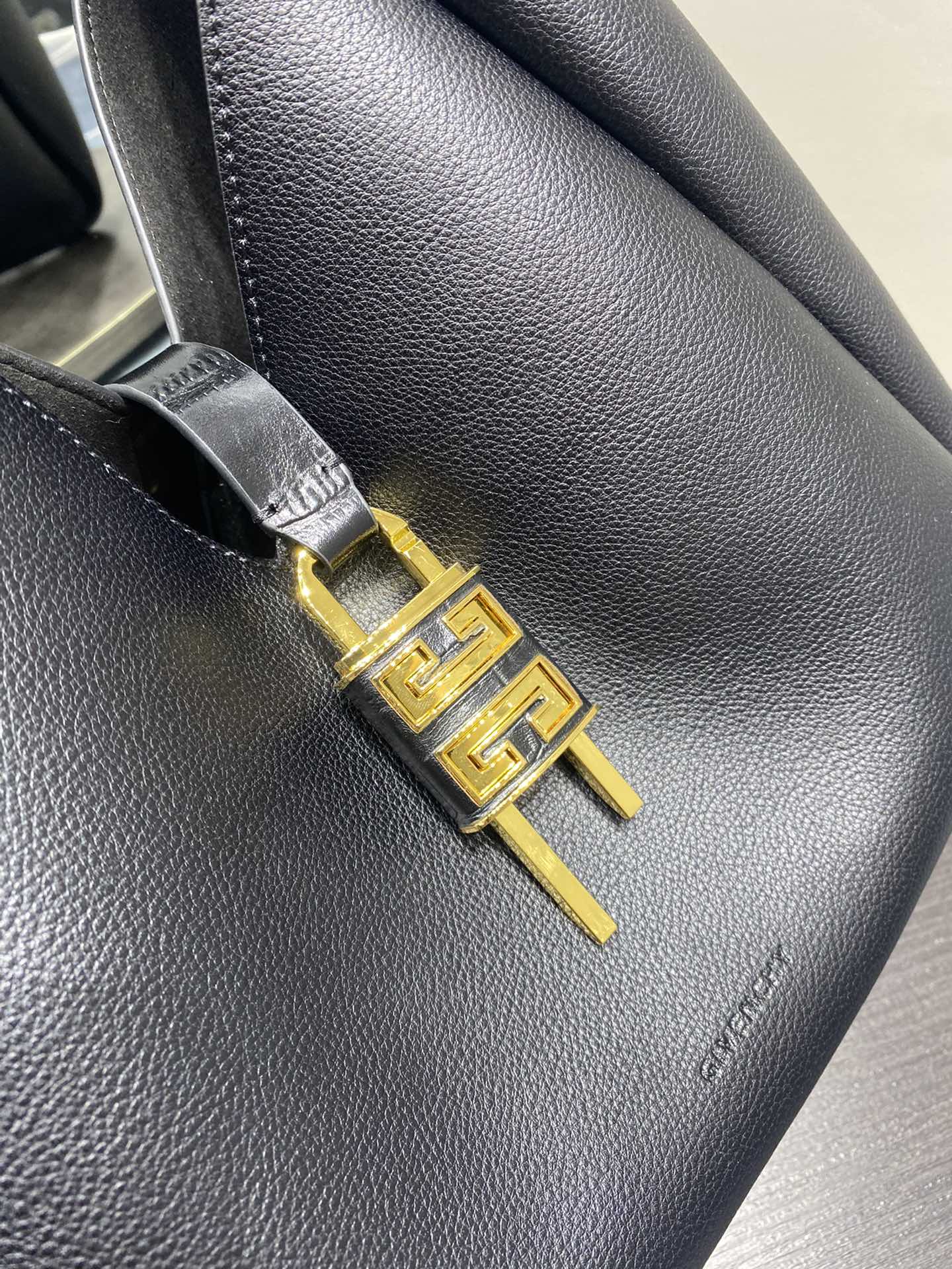 Givenchy G-Hobo Medium