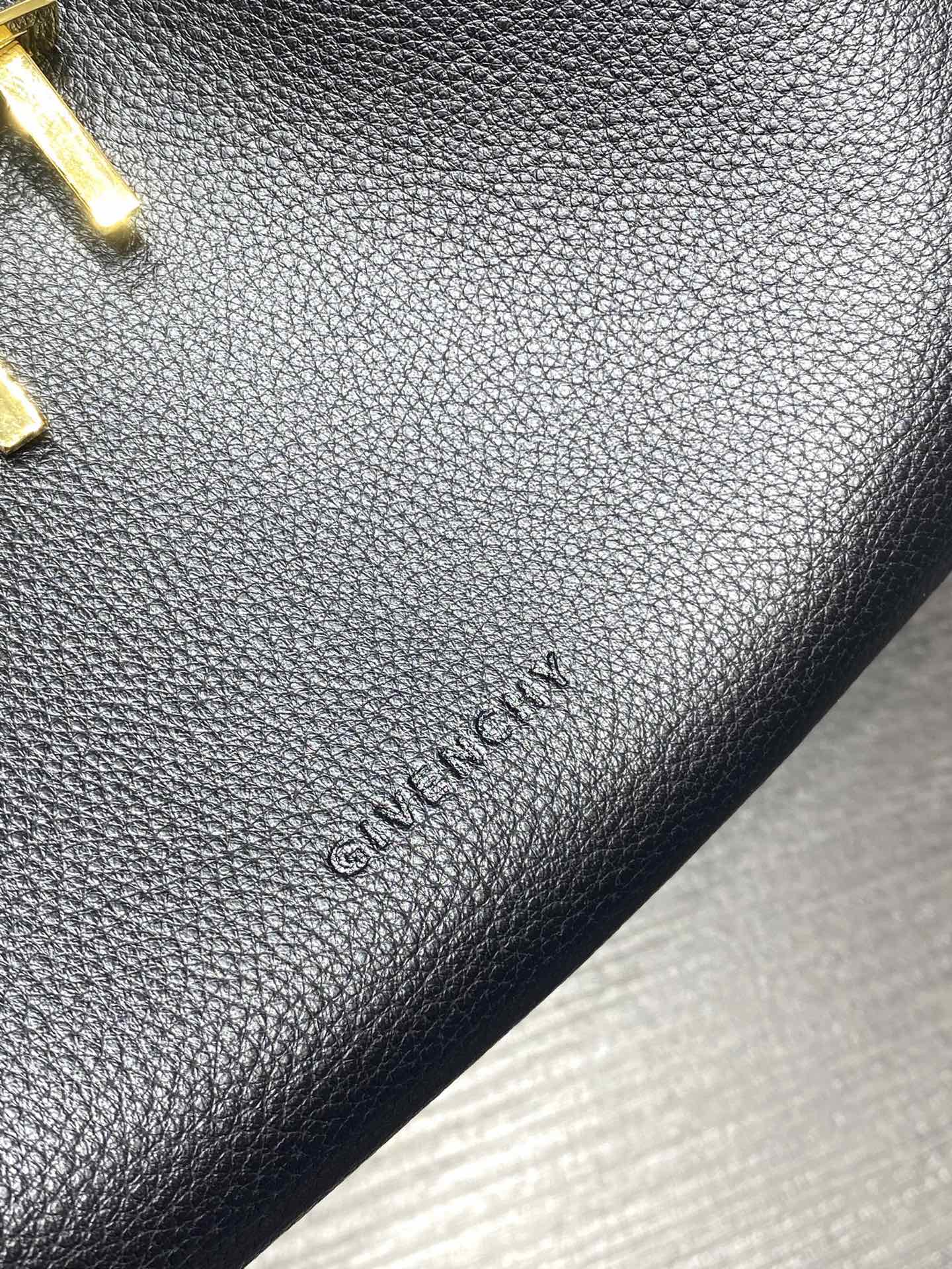 Givenchy G-Hobo Medium