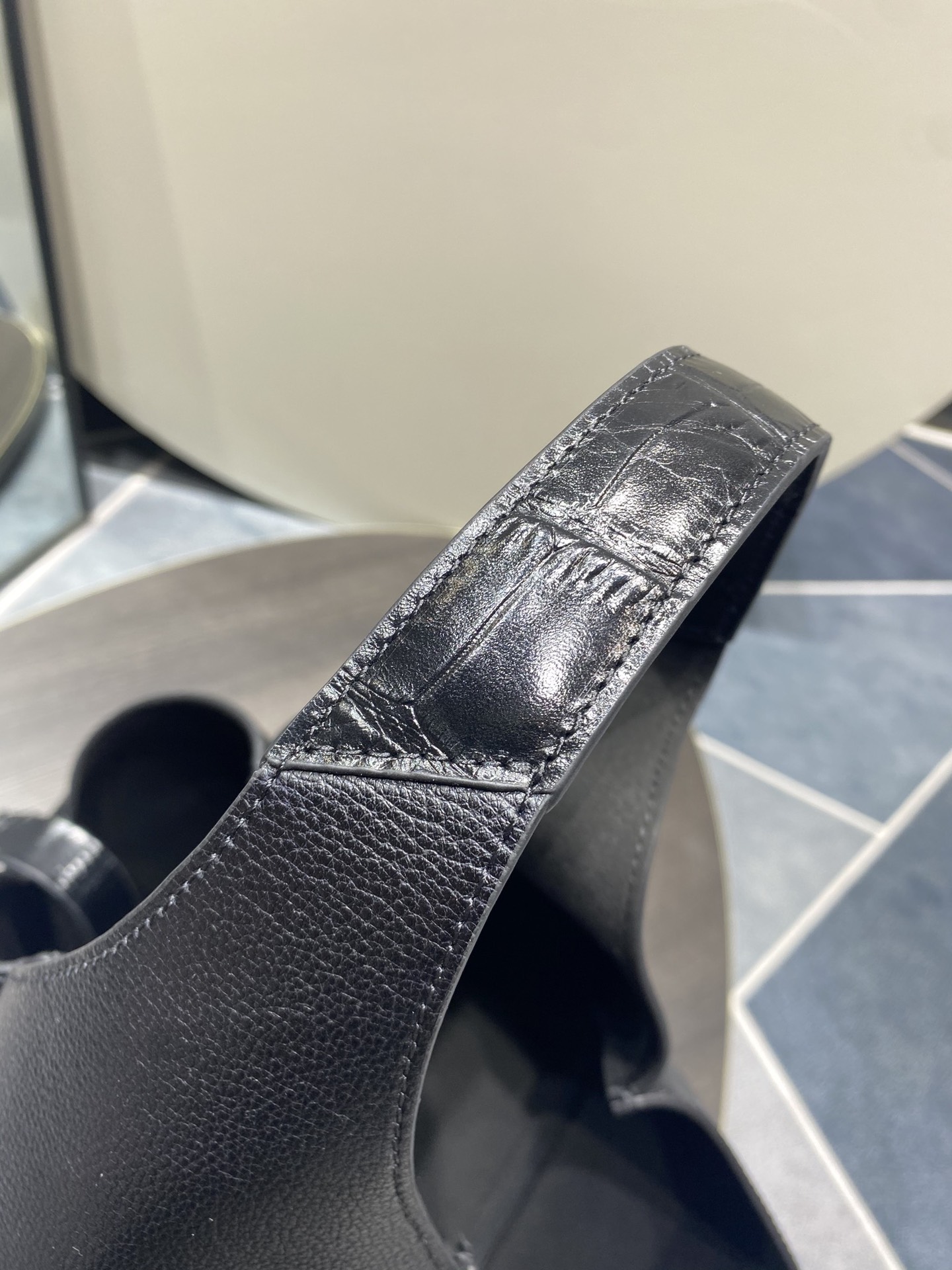 Givenchy G-Hobo Medium