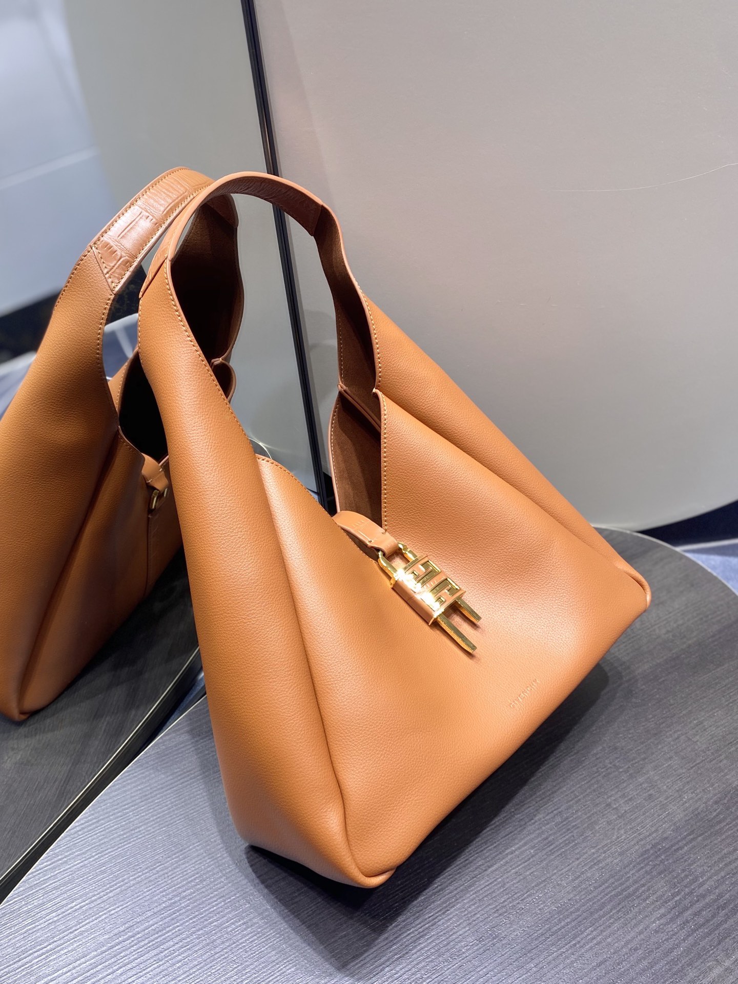 Givenchy G-Hobo Medium