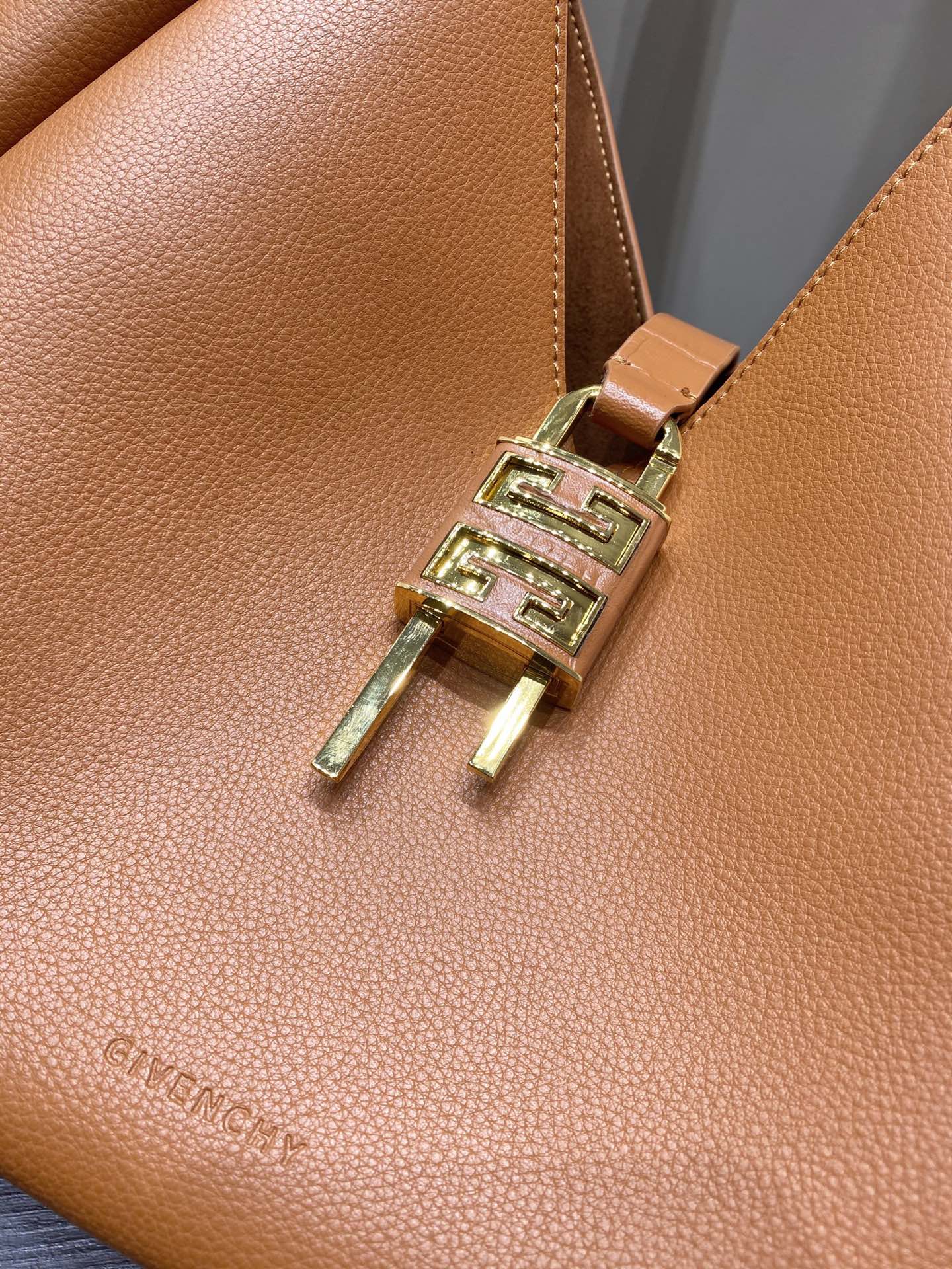 Givenchy G-Hobo Medium
