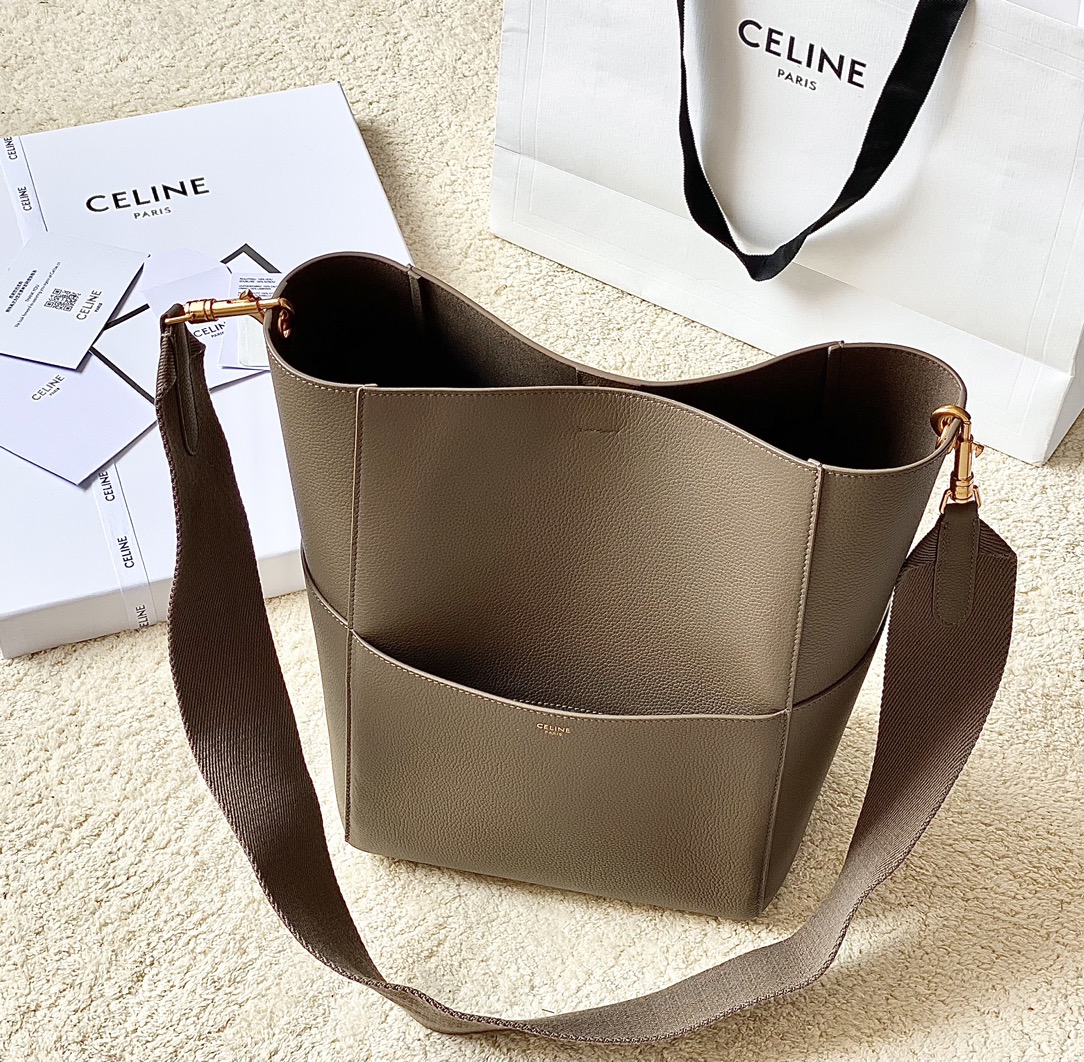 Ce**e sangle bucket bag