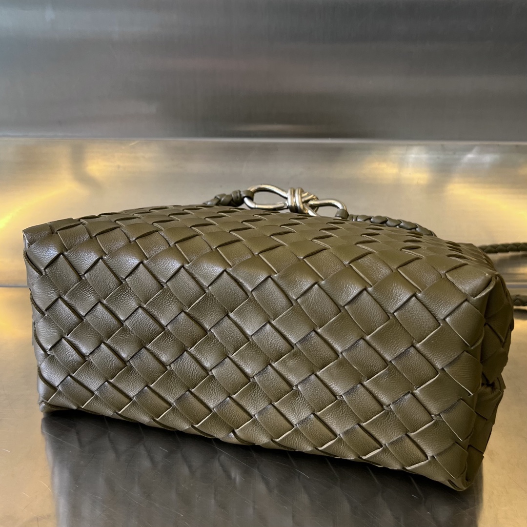 bo*te*ga Ve*ne*ta bv small andiamo