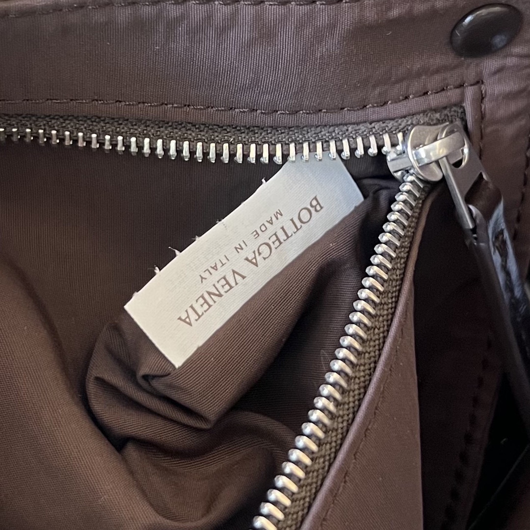 bo*te*ga Ve*ne*ta cassette