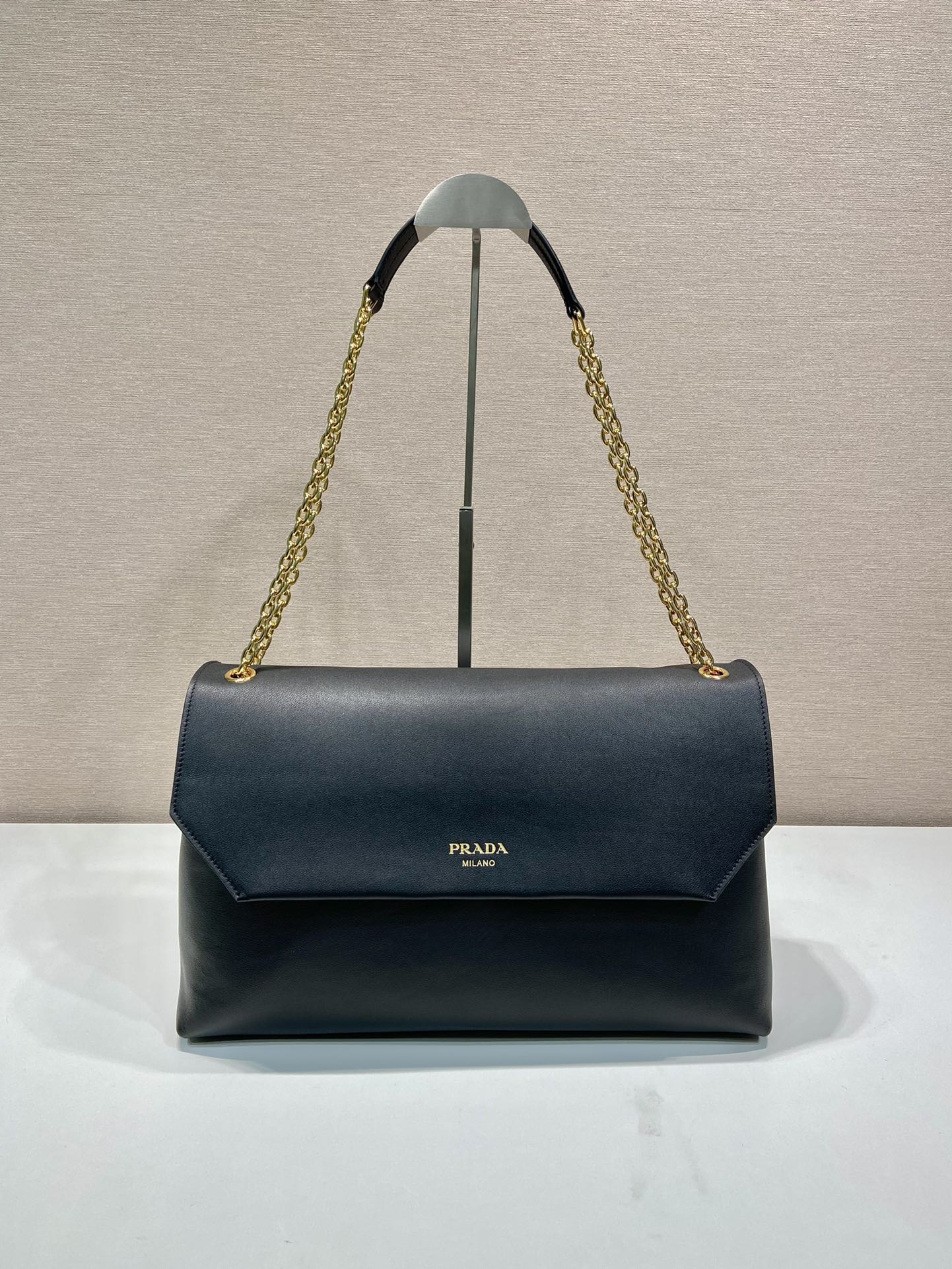 Pra*a leather shoulder bag
