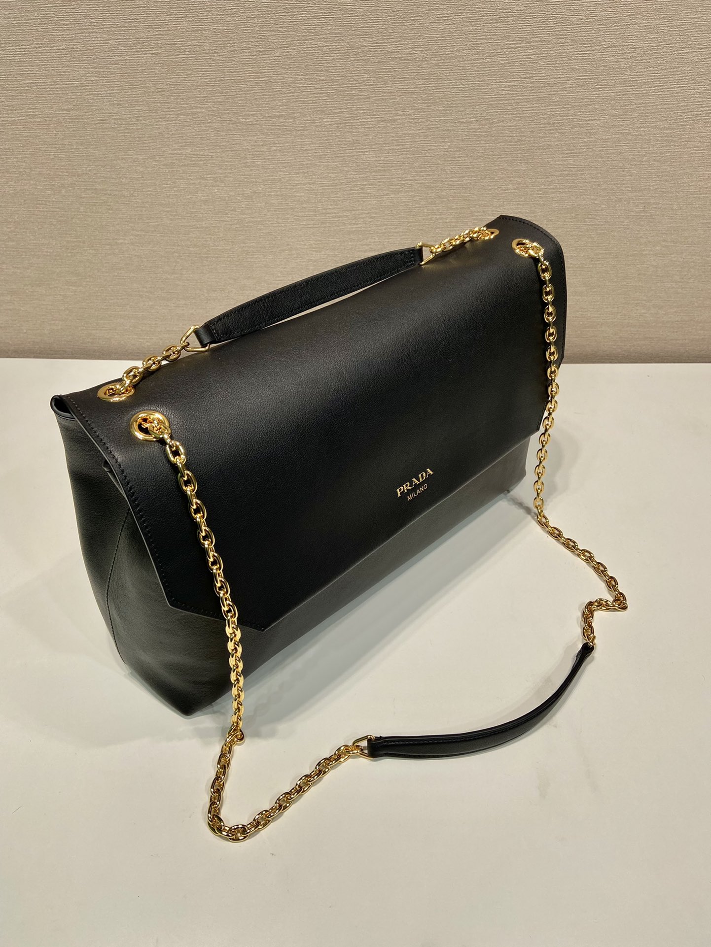 Pra*a leather shoulder bag